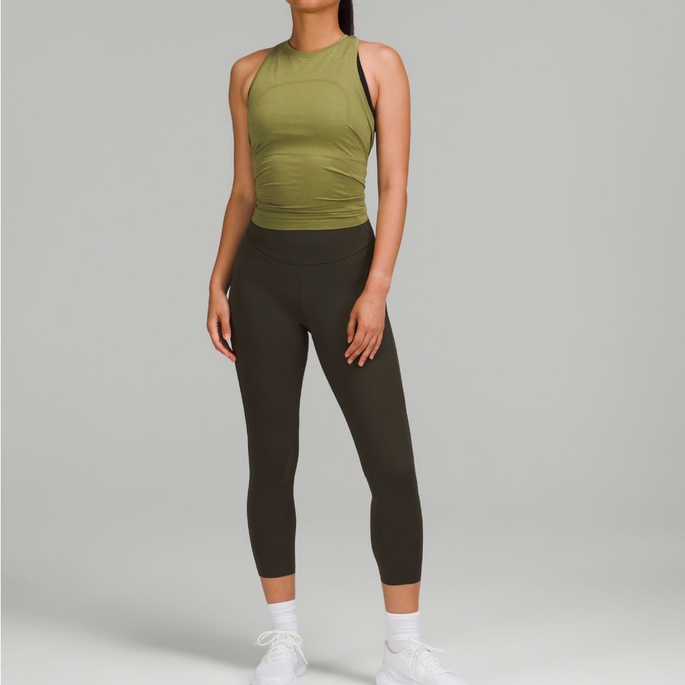 Base pace high rise crop - 23"